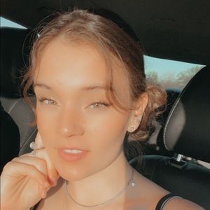 Meet your Posher, Nora